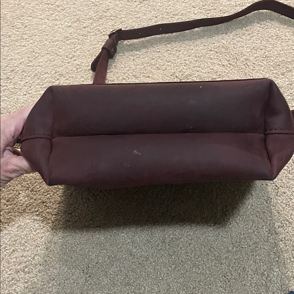 Portland Leather tote crossbody bag color Merlot - Picture 2 of 4